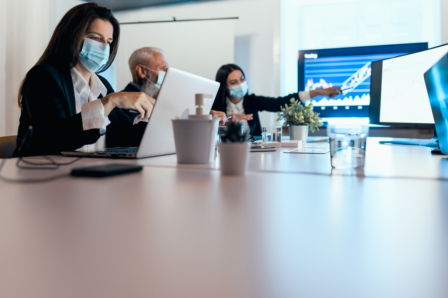 business stock traders in meeting room working on 2021 09 03 16 18 35 utc