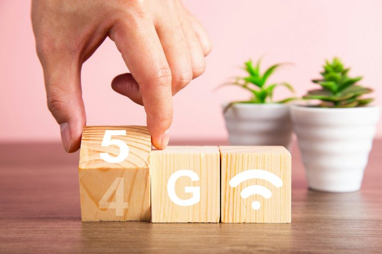 5G (5th Generation) network connecting technology future global.